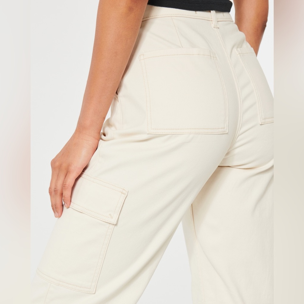 Hollister Ultra High Rise Cargo Dad Pants Cream Ivory White size 4 long tall 27
